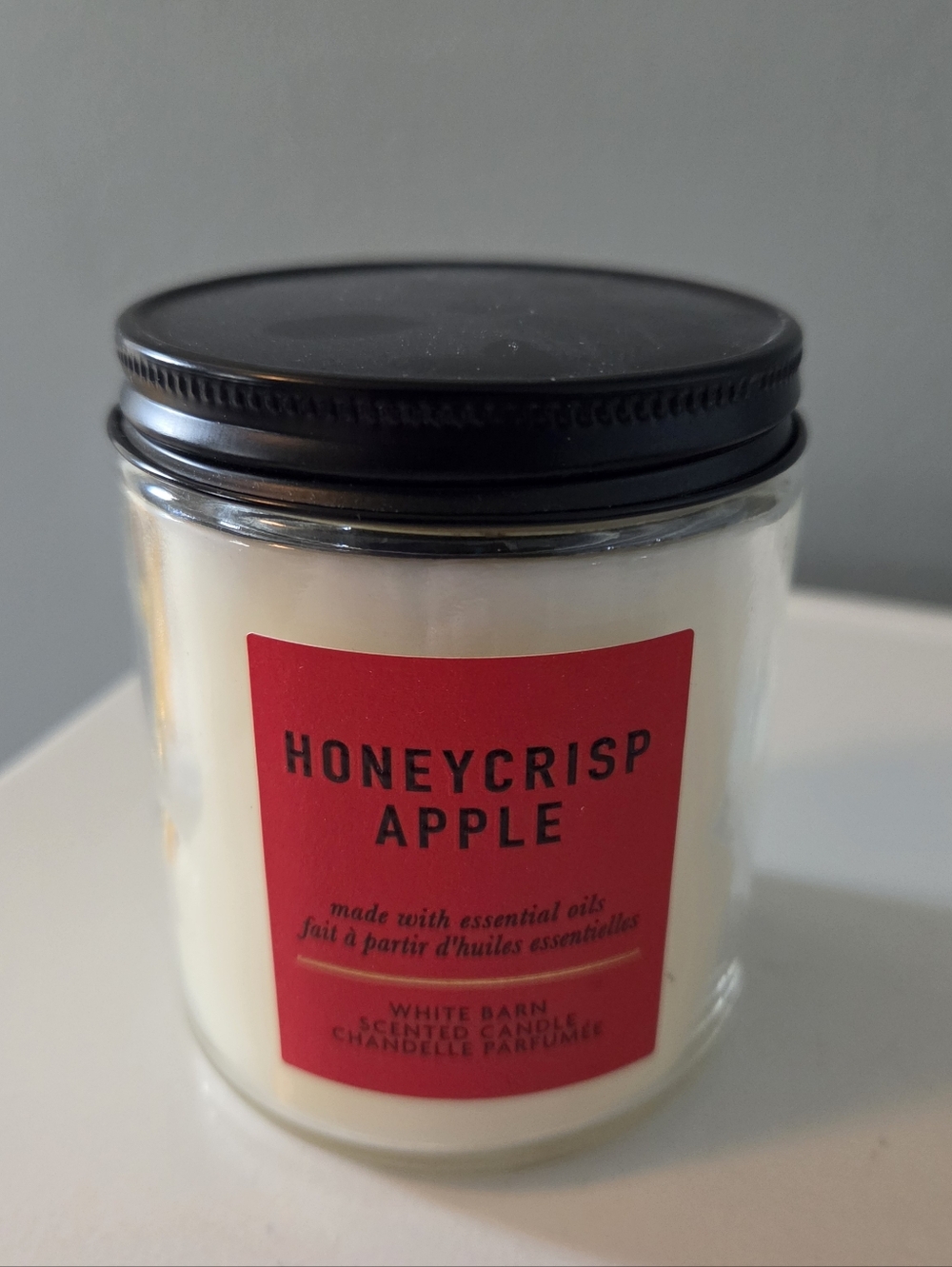 White Barn Honeycrisp Apple Candle